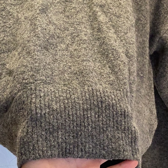 H&M Dark Heathered Gray Sweater - Picture 4 of 7